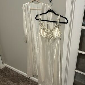 Long vintage lingerie set (nightie and robe)